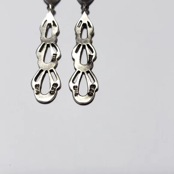 Stunning Estate Signed Three Tier Sterling Silver Marcasite Dangle Earrings. - Picture 7 of 7